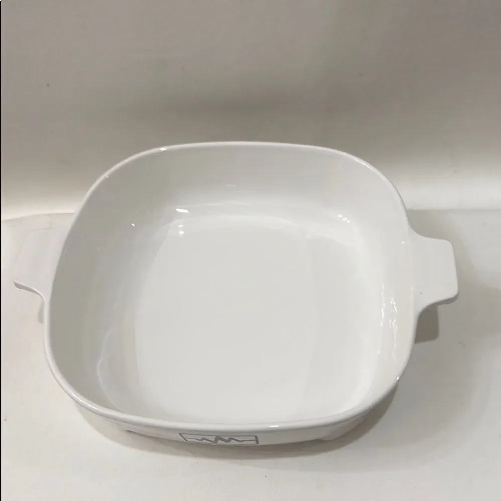 CorningWare White Casserole Dish with Glass Lid